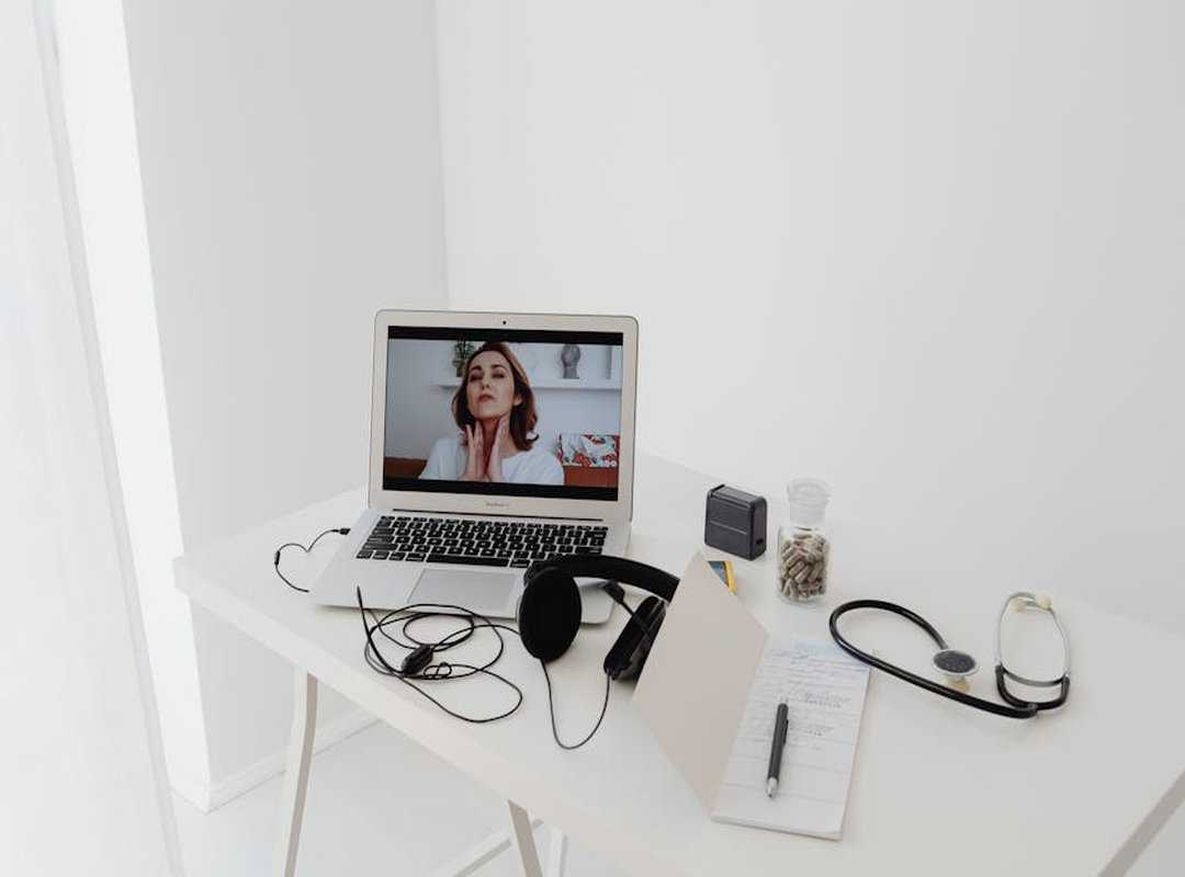 Where Can I Download Eve2876 Online